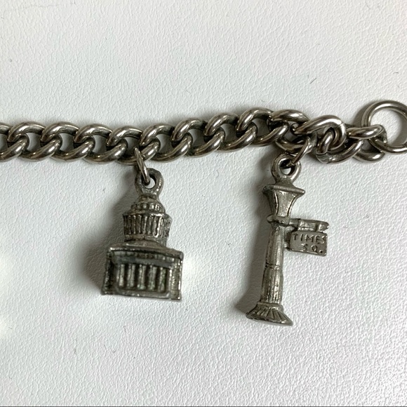 Vintage NYC Charm Bracelet - Picture 4 of 4